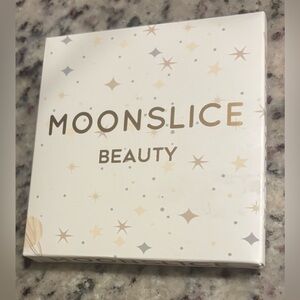 Moon slice Beauty Palette